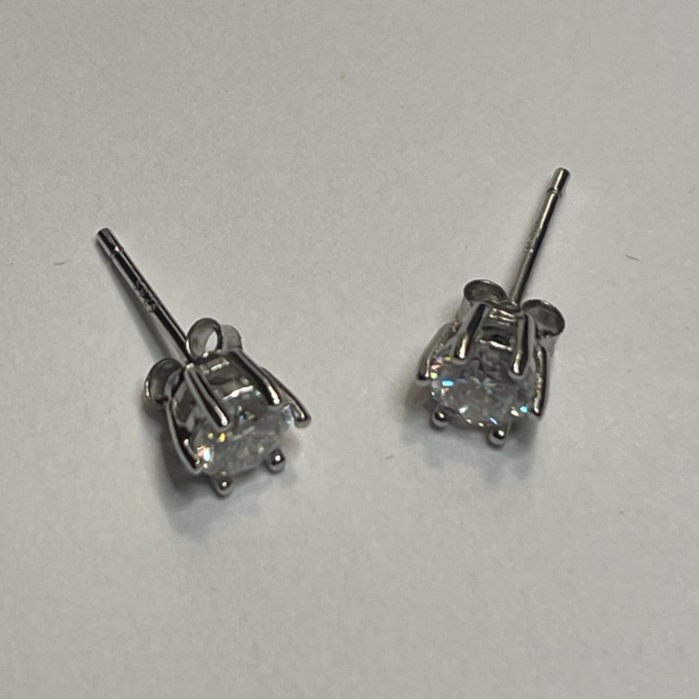.5 Carat Moissanite Stud Earrings Sterling silver certificate appraised - Picture 6 of 9